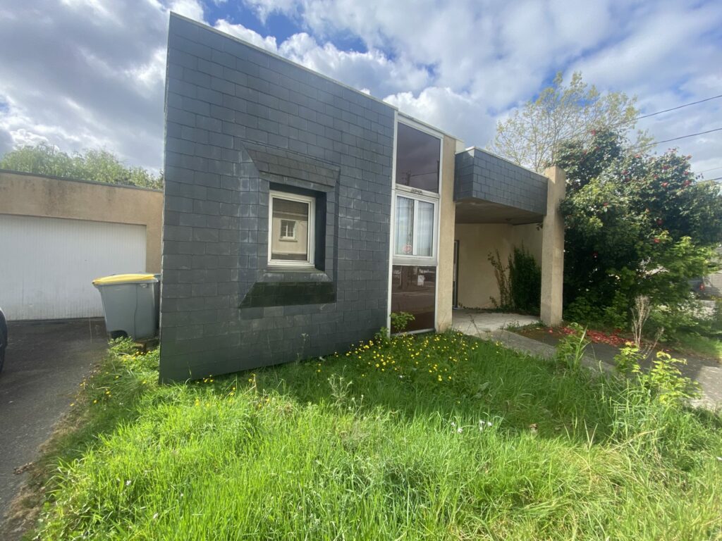 local professionnel de 100m2