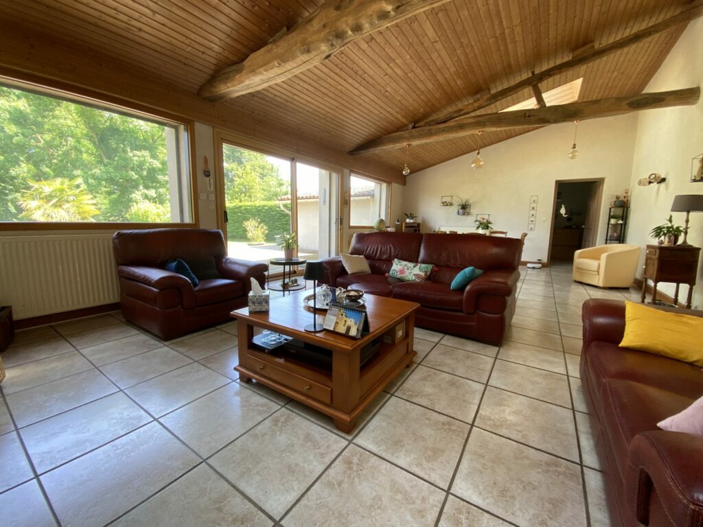 maison de campagne de 200m2 avec dépendance et terrain à batir