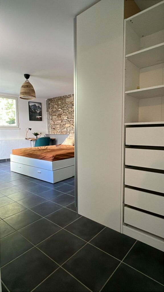 Chambre dans une Maison en coloving