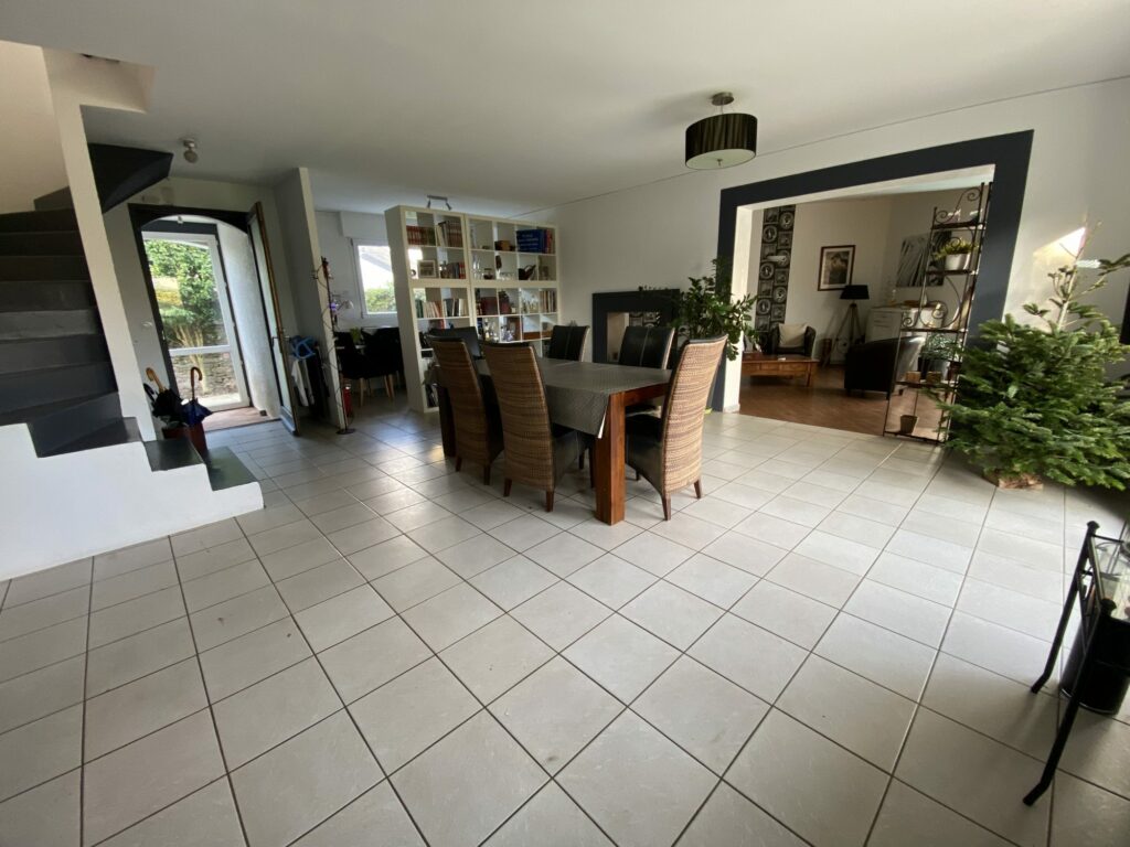 Maison moderne avec piscine de 133m2