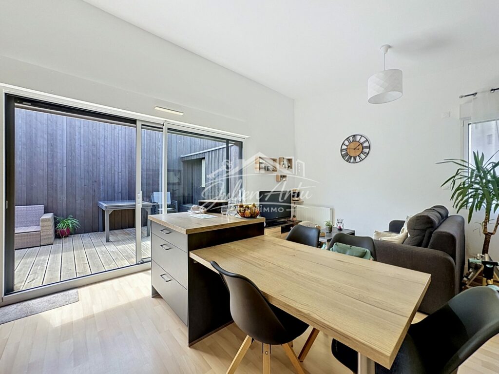 Appartement T3 avec terrasse